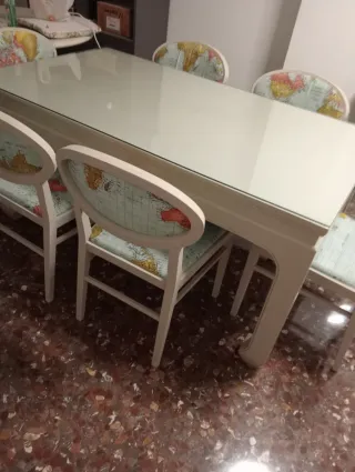 Mesa Oriental Madera Maciza y Cristal