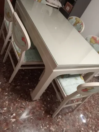 Mesa Oriental Madera Maciza y Cristal