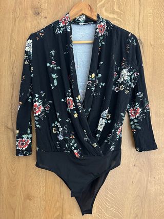 Body Pull&Bear estampado floral