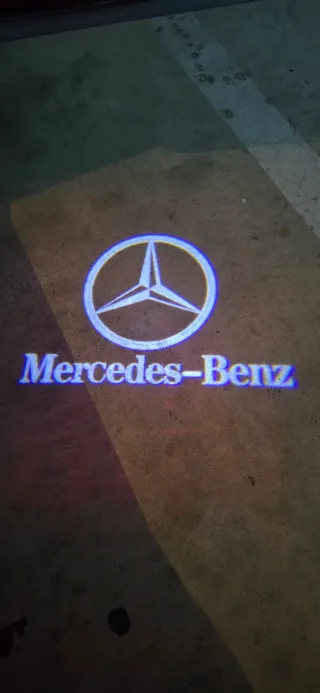 Luz cortesía puerta Mercedes GLC