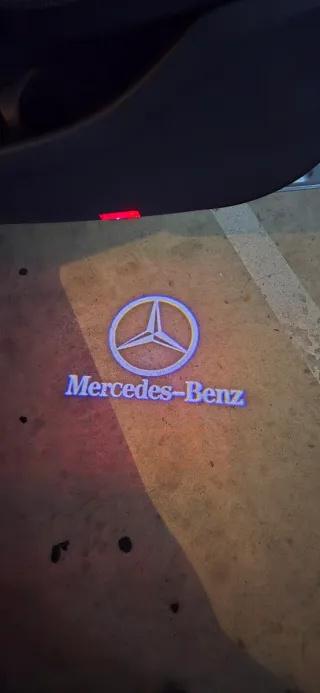 Luz cortesía puerta Mercedes GLC