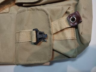Mochila Montaña y 5 Gorras Propaganda Beige