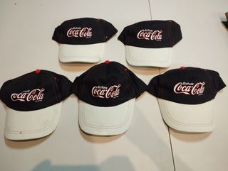 Mochila Montaña y 5 Gorras Propaganda Beige