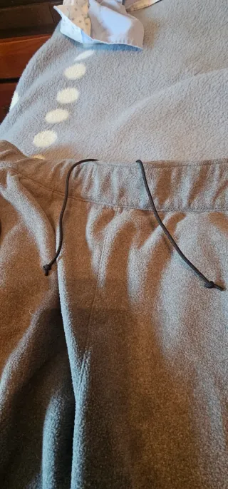 Pantalón chándal The North Face gris