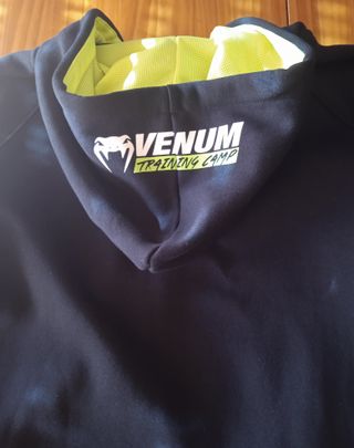 Sudadera Venum con capucha y cremallera