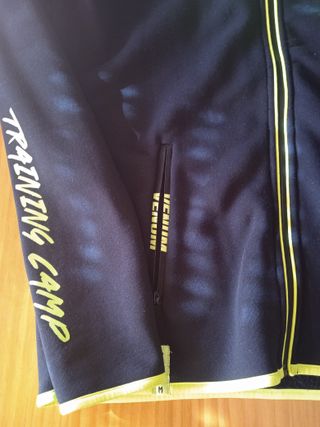 Sudadera Venum con capucha y cremallera