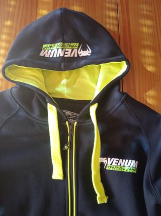Sudadera Venum con capucha y cremallera