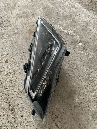 Faro Seat León