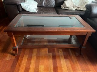 Mesa de centro de madera y cristal