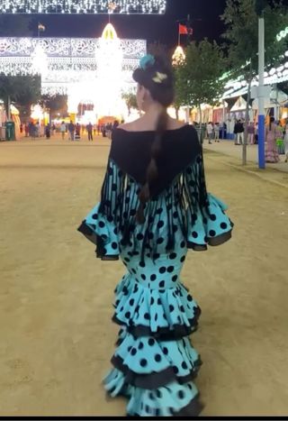 Traje de flamenca lunares azul y negro