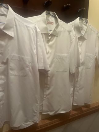 3 Camisas Blancas Manga Corta