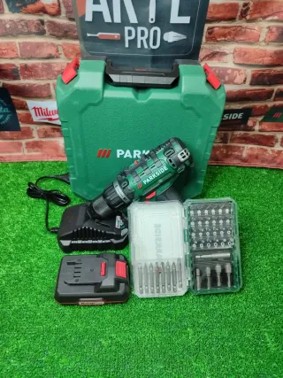 Atornilladora Parkside con accesorios