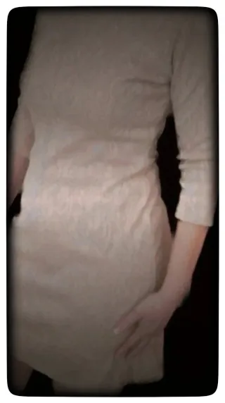 Precioso vestido de encaje beige y rosa