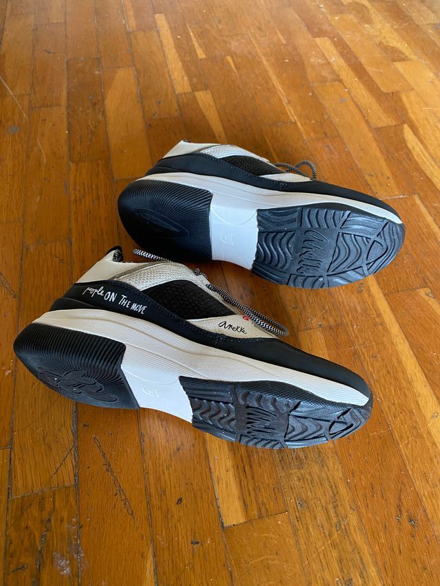 Deportivas Anekke blancas y negras