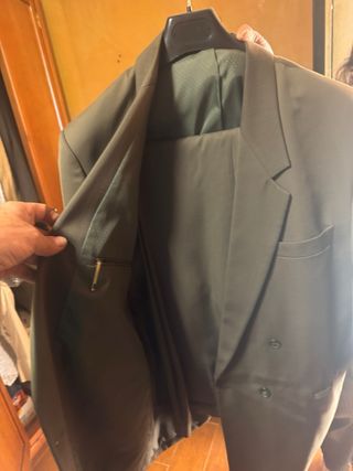 Traje de hombre marrón
