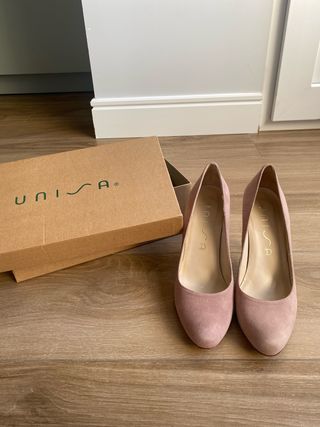 Zapatos de tacón Unisa rosas maquillaje