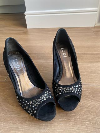 Zapatos de tacón LODI negros con pedrería
