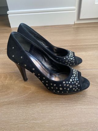 Zapatos de tacón LODI negros con pedrería