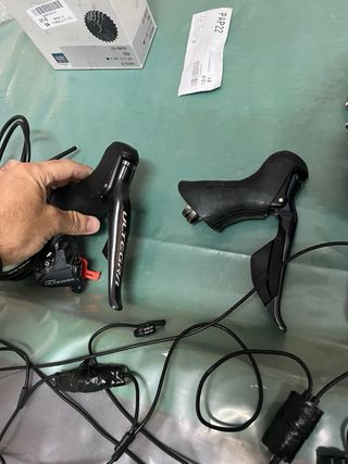 Grupo Shimano Ultegra Di2 11v