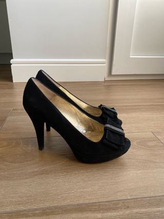 Zapatos de tacón Unisa negros