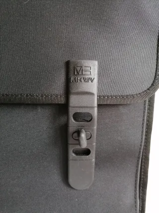 Borsa porta documenti MH WAY nera con maniglia