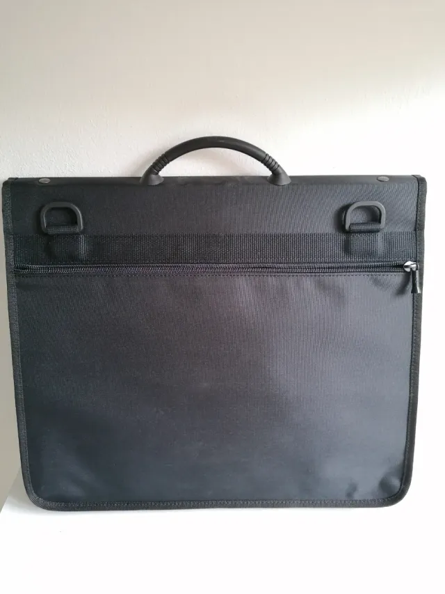 Borsa porta documenti MH WAY nera con maniglia
