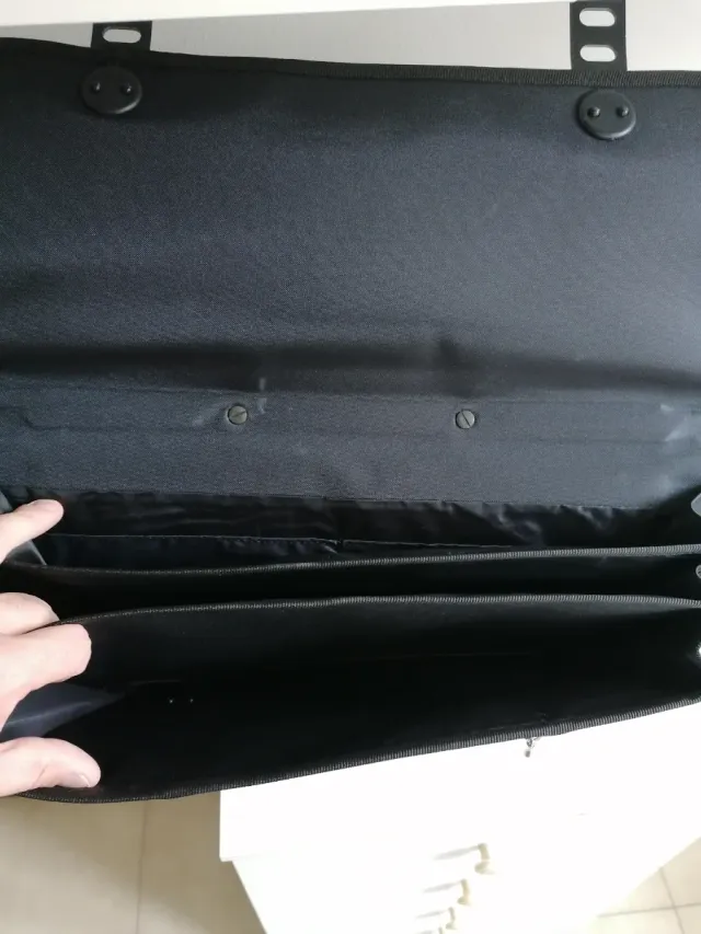 Borsa porta documenti MH WAY nera con maniglia