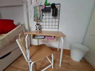 Pupitre infantil con silla