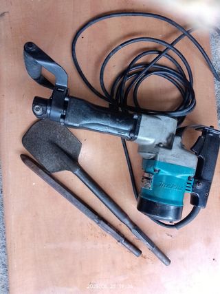 Martillo Percutor Eléctrico Profesional Makita