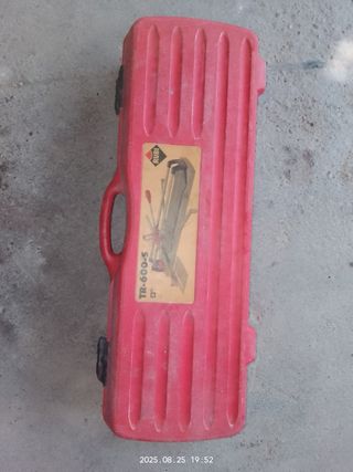 Martillo Percutor Eléctrico Profesional Makita