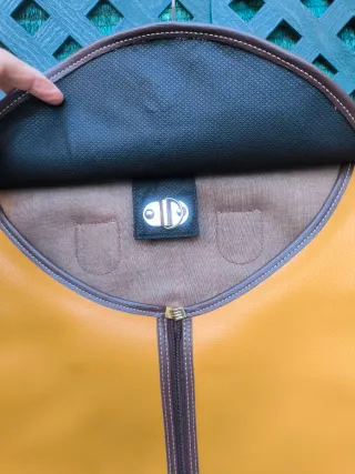 Portatrajes Marrón y Amarillo Clásico