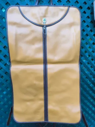 Portatrajes Marrón y Amarillo Clásico