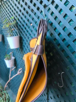 Portatrajes Marrón y Amarillo Clásico