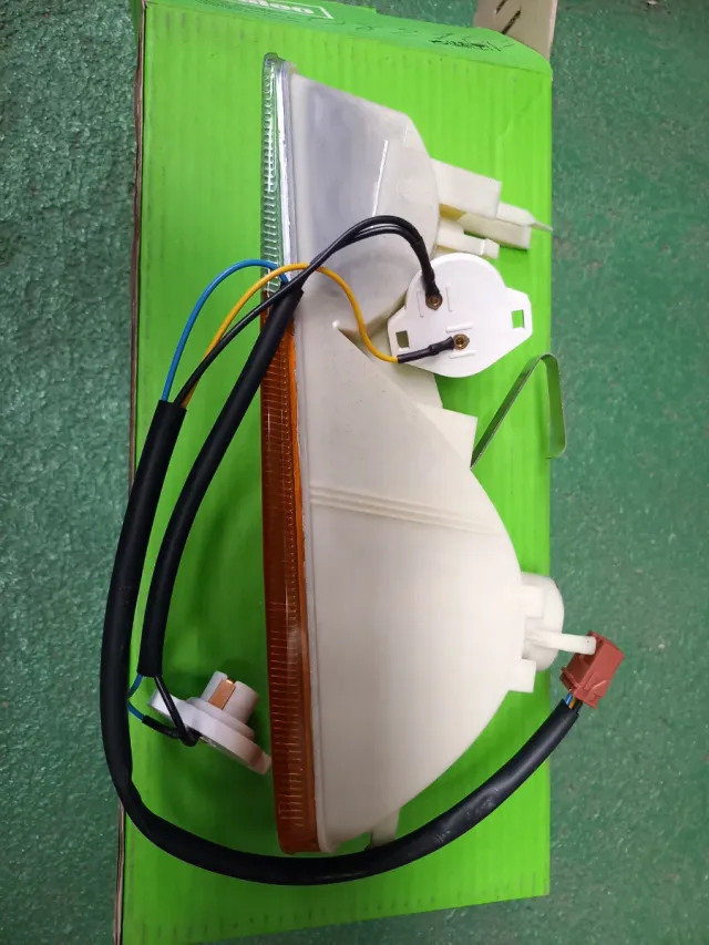 PILOTOS DELANTEROS PEUGEOT 505