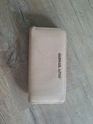 Monedero Michael Kors Beige y Dorado