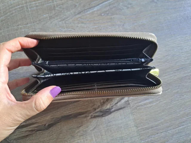 Monedero Michael Kors Beige y Dorado