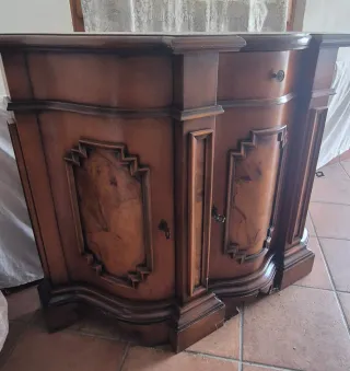 Mobiletto in legno arte povera