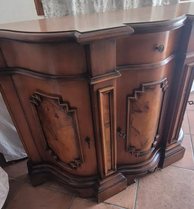 Mobiletto in legno arte povera