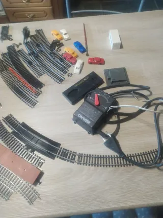 Vías y vagones tren eléctrico