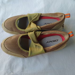 Zapatillas DKNY Beige y Marrón