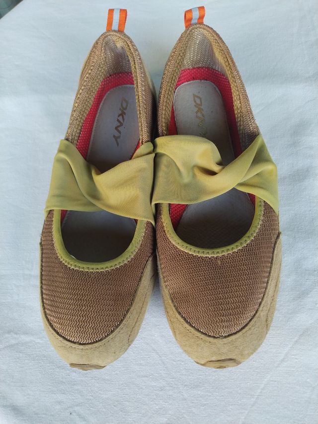 Zapatillas DKNY Beige y Marrón