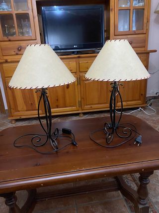 2 Lámparas de forja beige y negro