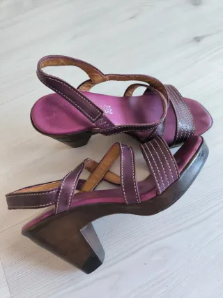 Sandalias tacón piel Antón lilas. Piel