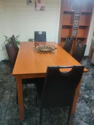Tavolo da pranzo in legno di ciliegio e 6 sedie