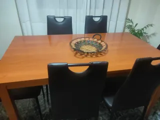 Tavolo da pranzo in legno di ciliegio e 6 sedie