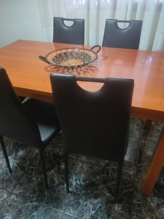 Tavolo da pranzo in legno di ciliegio e 6 sedie