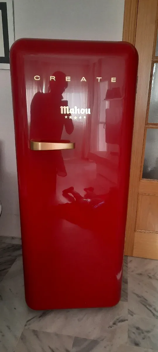 Nevera Create Mahou Roja,sin estrenar.