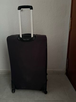 Maleta grande negra con ruedas