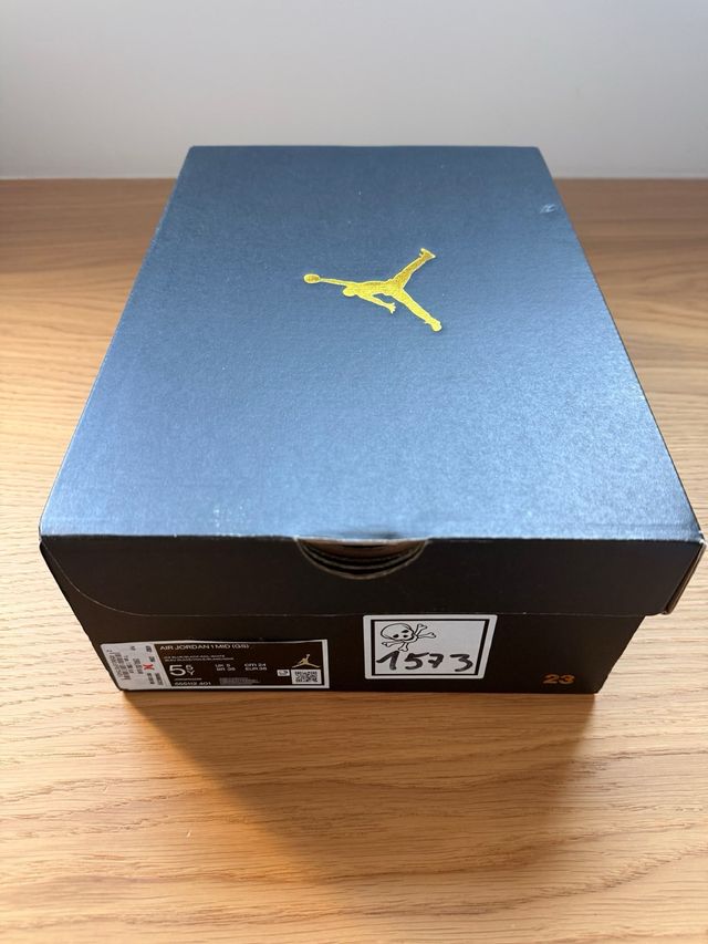 Nike Air Jordan 1 Mid Azul y Negro