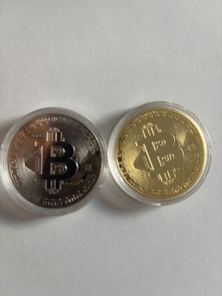 Monedas Bitcoin (Oro y Plata)